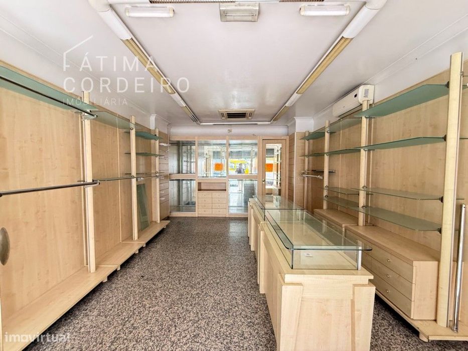 Loja junto á Praça Gil Vicente