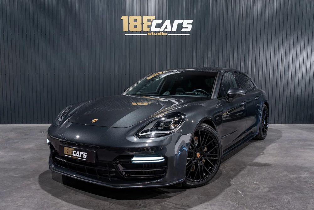 Porsche Panamera Sport Turismo 4 E-Hybrid Platinum Edition