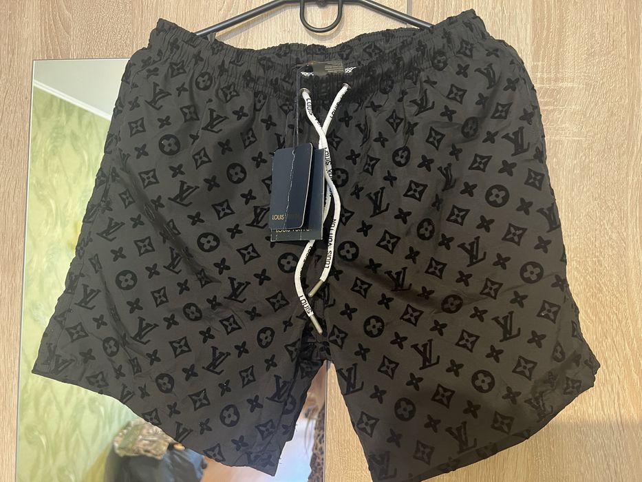 Шорти чоловічі Louis Vuitton