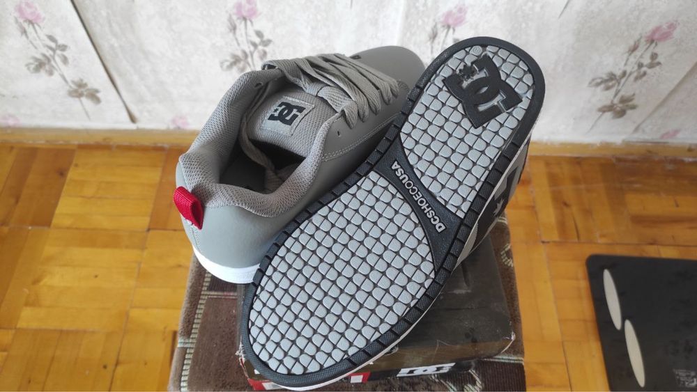 Чоловічі Кроссівки Dc Court Graffik SQ 40 розмір