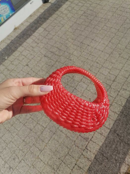 Plastikowy koszyk dla lalek prl