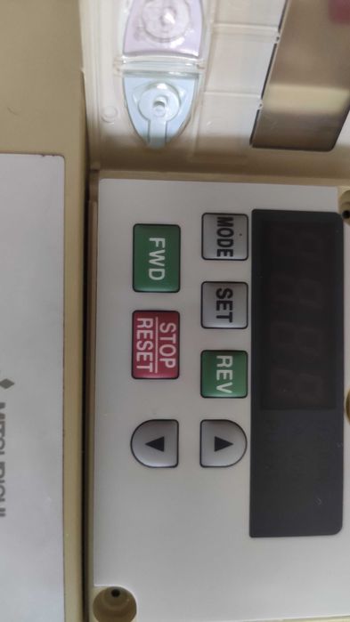 Перетворювач частоти "MITSUBISHI E500"