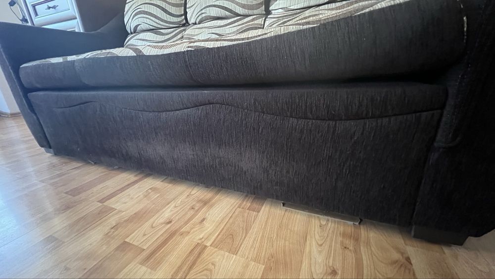 Sprzedam rozkładaną kanapę + 2 pufy