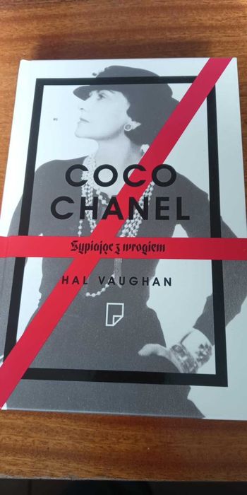 Coco Chanel Sypiając z wrogiem