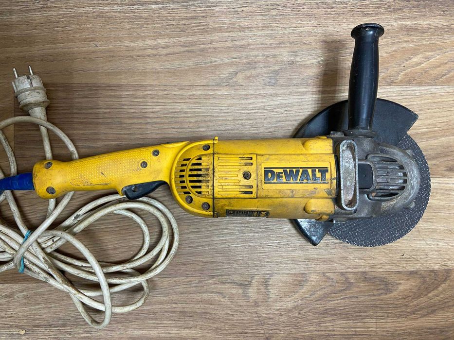 Болгарка Dewalt DWE492
