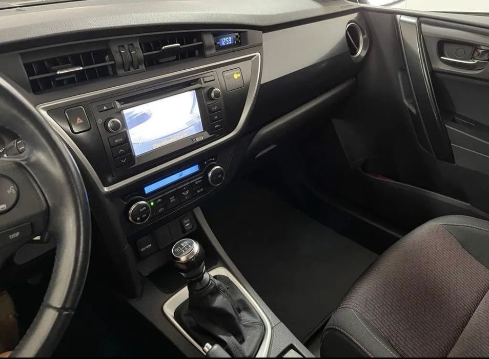 Toyota Auris  1.4 D4D (Pack Sport+ Navi)