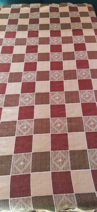 Obrus brązowy kwadratowy 150*150 cm