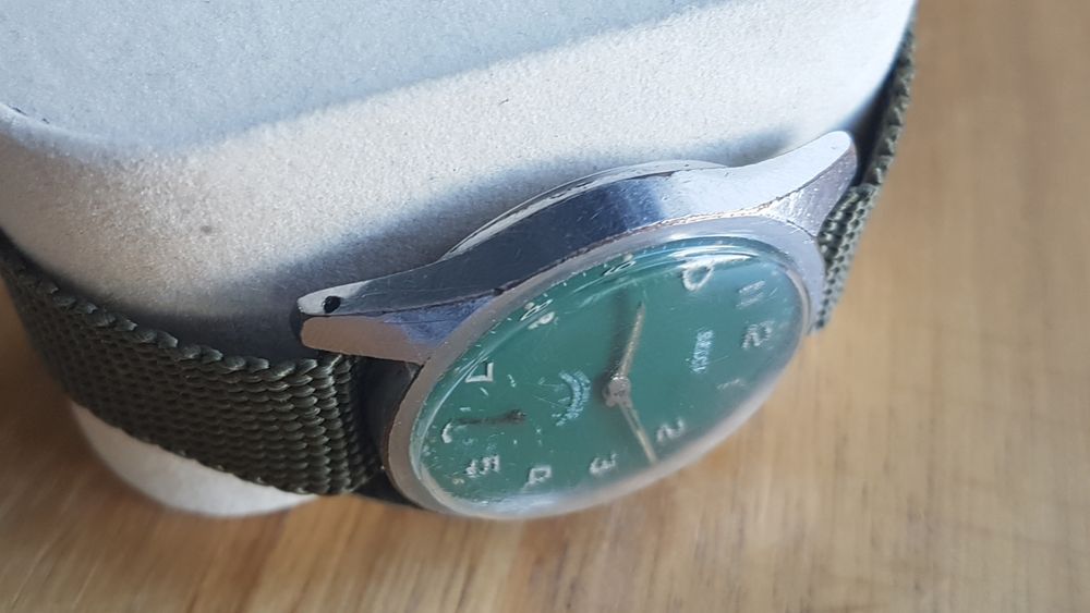 Zegarek vintage w stylu wojskowym