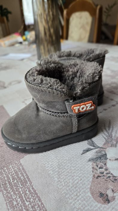 Продам дитяче взуття осінь зима в ідеальному стані!