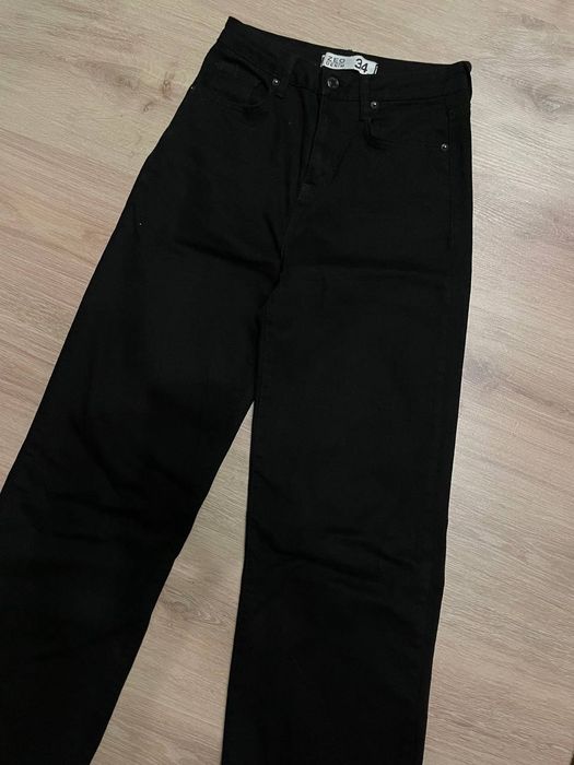 Чорні жіночі джинси прямого крою xs