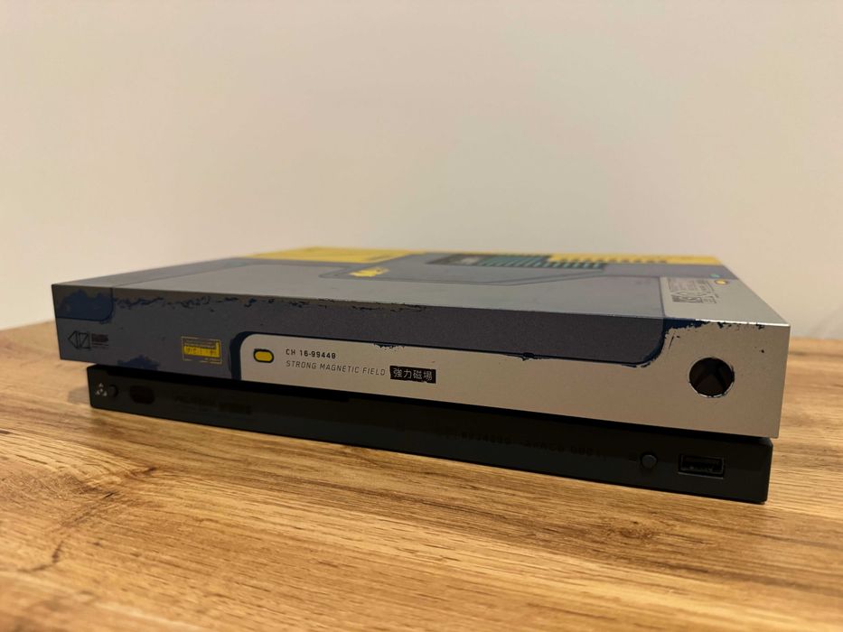 Xbox One X 1 TB Cyberpunk edycja limitowana