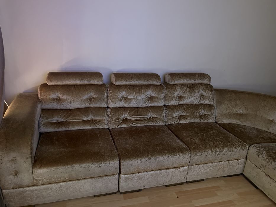 Sofa  longo beje muito confortavel