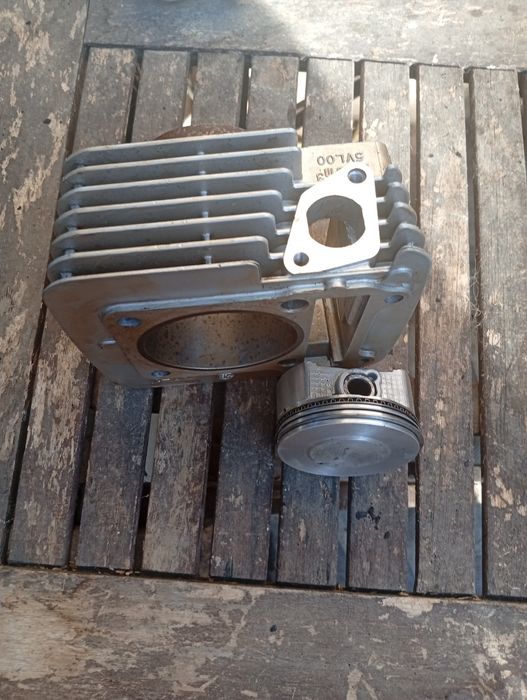 Cilindro  e pistão 190cc yahama