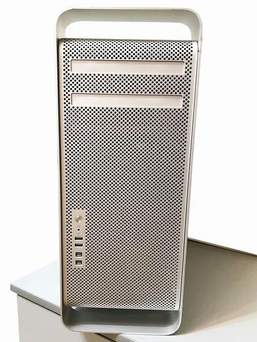 Apple Mac Pro 3.1 Octa-Core 2x Xenon , 16GB RAM , NVIDIA GeForce GTX, 1TB