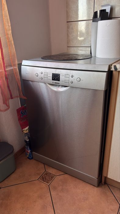 Srebrna zmywarka Bosch 60cm