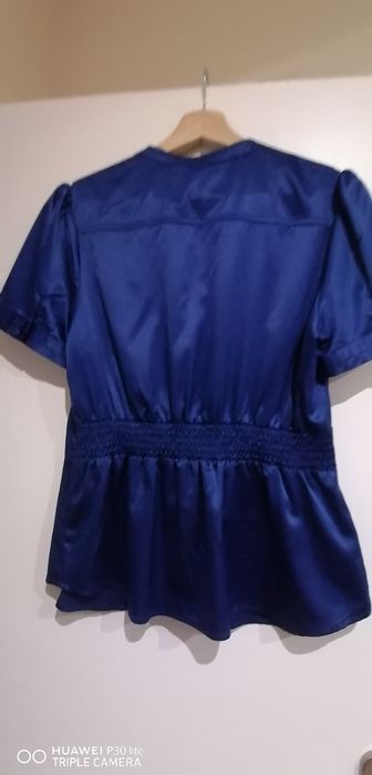 Blusa Senhora em cetim de côr azulão