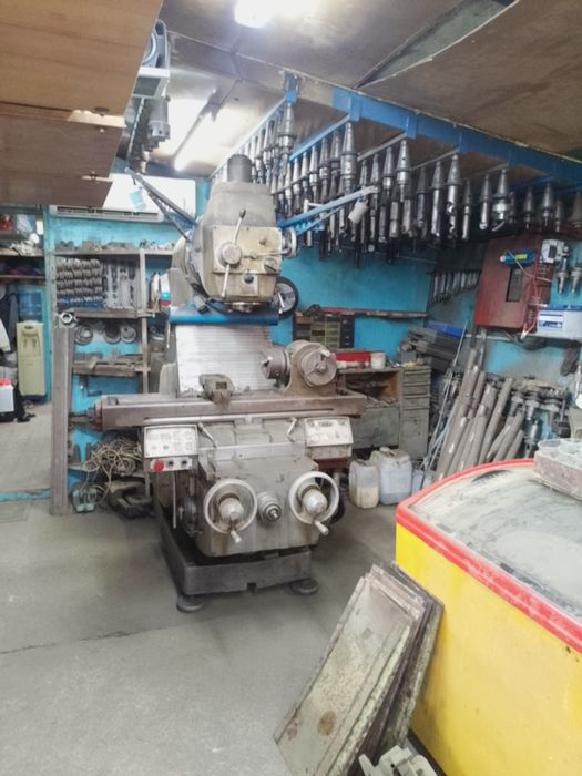 Фрезерувальник, розточик, токар, зварювальник.