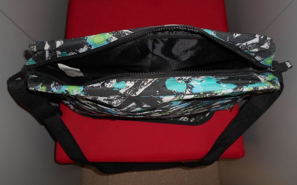 Saco pasta, perfeito para atividades estudantis.