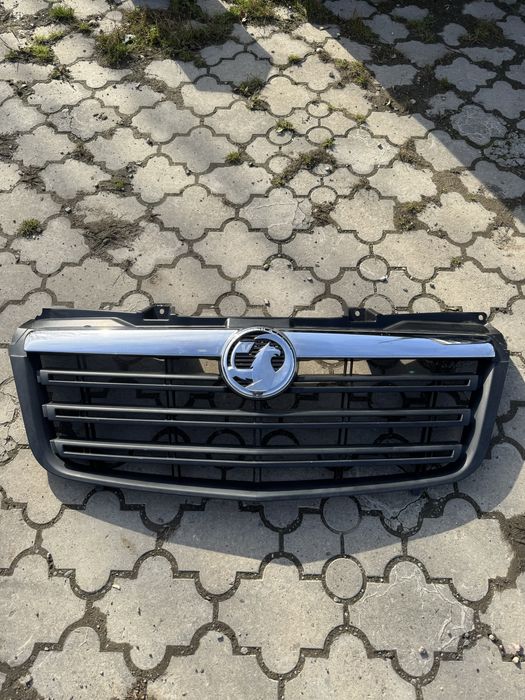 Решітка передня Опель Мовано Opel Movano решотка