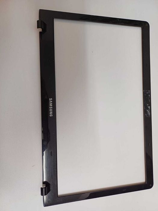 Ramka matrycy do Samsung NT271B5E