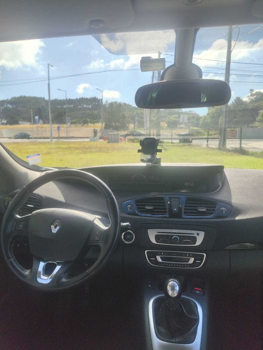 Renault Grand Scénic 1.5 dci Versão R-Movie energy