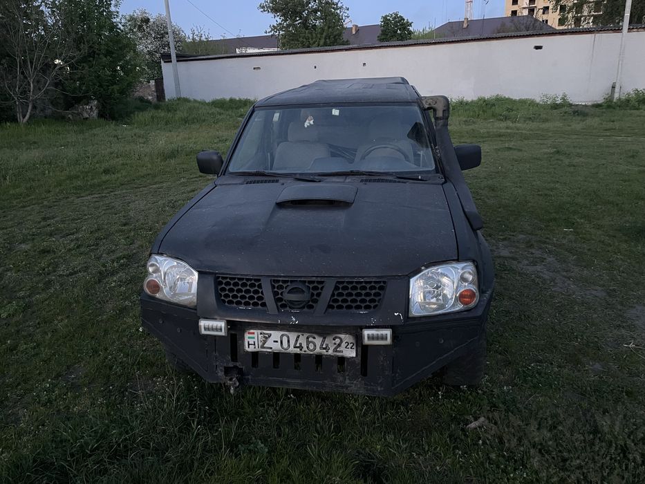 Нісан пікап 2.5 диз для ЗСУ в Украіні цілий