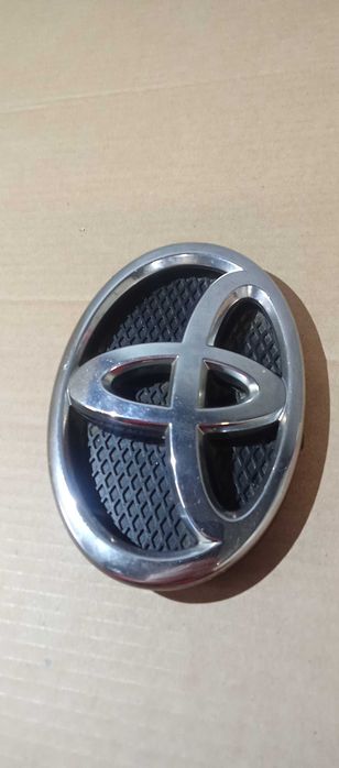 Emblemat Logo Toyota Yaris II Logo Znaczek Przód Toyota Yaris II