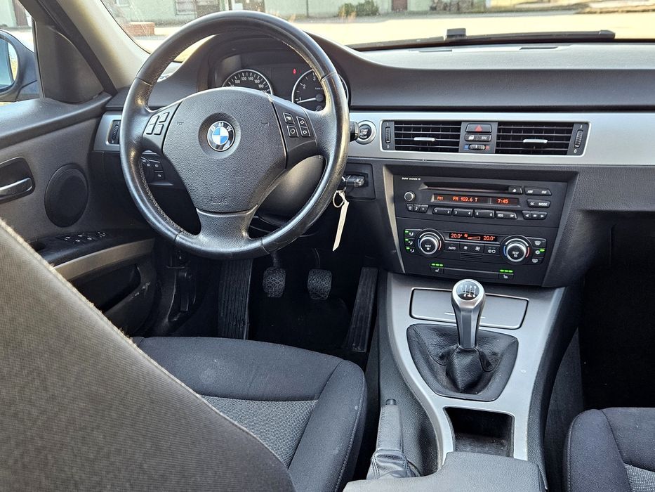 BMW serii 3 e90 2007r. 2.0 Benz.