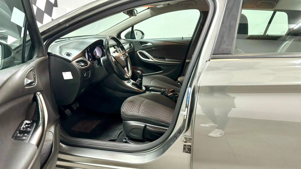 Opel astra sport tourer
