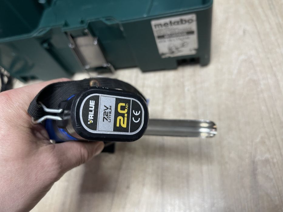 Value VET-19Li / акумуляторна вальцовка