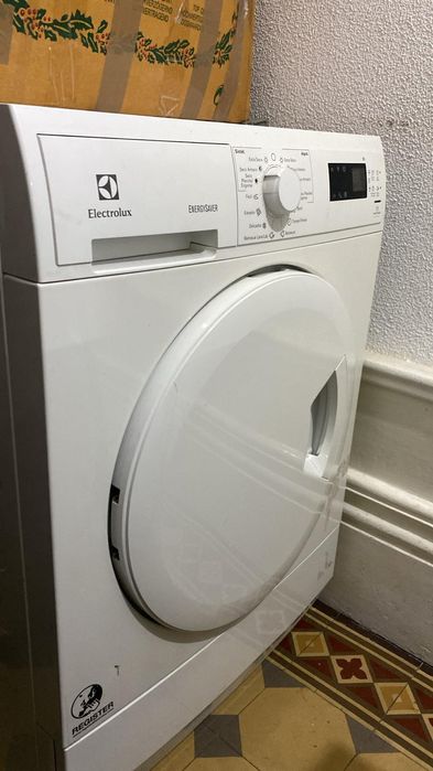 Máquina de Secar Roupa / Secadora de Condensação Electrolux