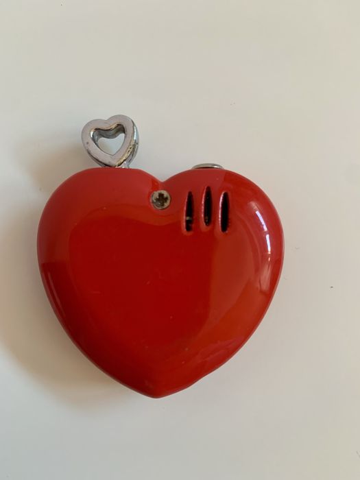 Isqueiro vermelho a gás - formato coração