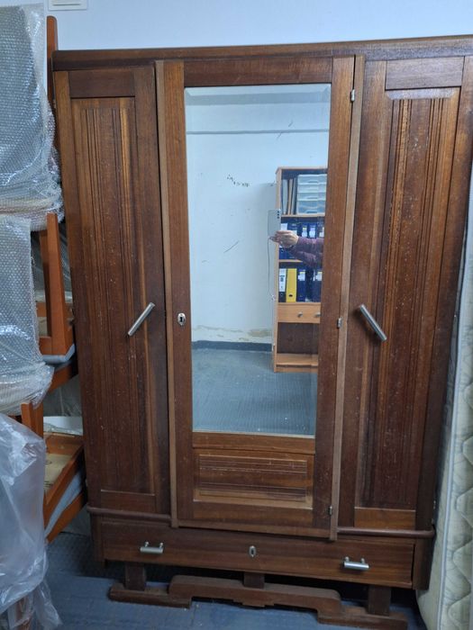 Armário roupeiro vintage