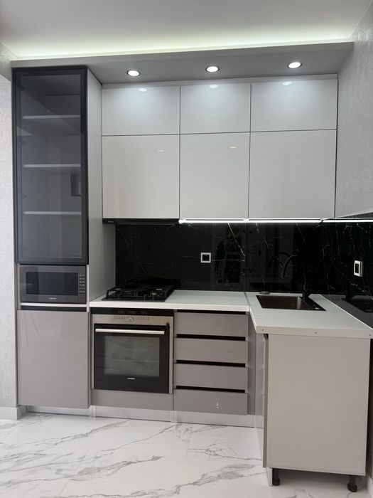 Однокімнатна квартира з ремонтом в обжитій новобудові! ЦЕНТР