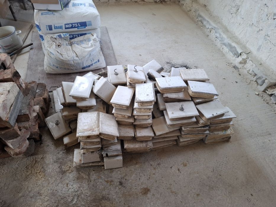 Sprzedam pięć kaflowy po rozbiurce widoczny na zdjęciach.