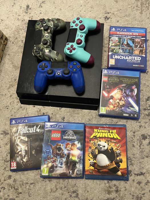Ps4 z 3 padami (gry dodatkowo)