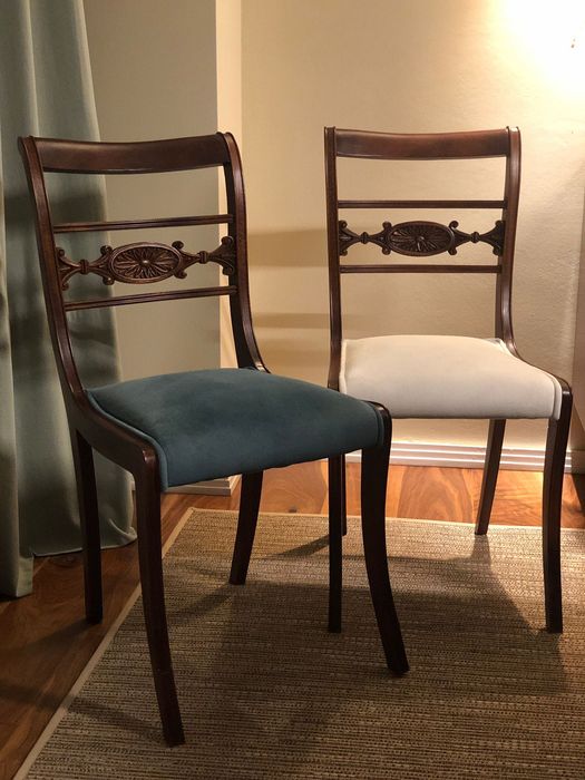 10 Cadeiras em Mogno Maciço