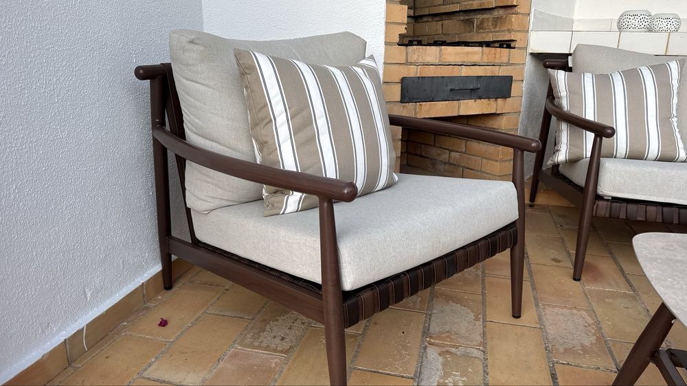 Conjunto de Jardim com Sofá, 2 Cadeirões e Mesa
