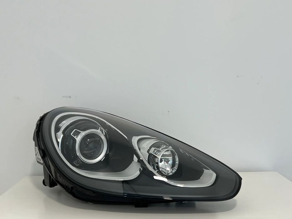 Farol Otica Original Porsche Macan lado Direito