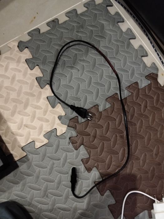 Uma Ps2 com comando e muito mais