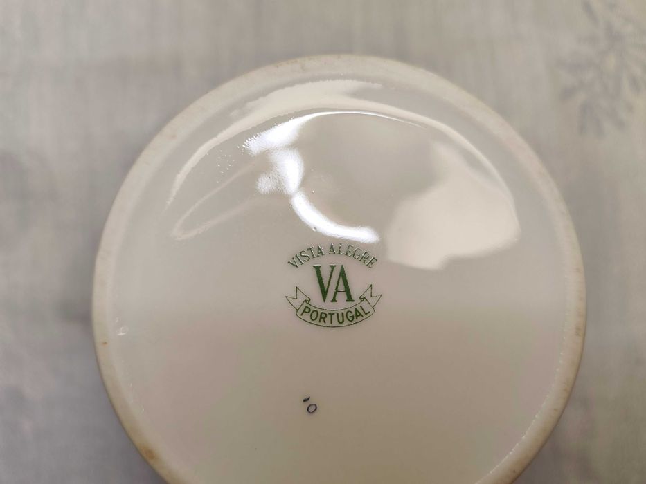 Pote / Potiche / Caixa porcelana Vista Alegre, decoração Magnólia