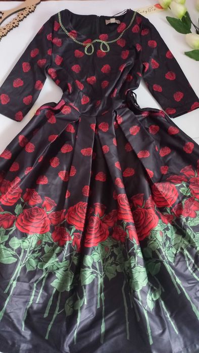 Вечірня сукня квітами 44 46 розмір нова