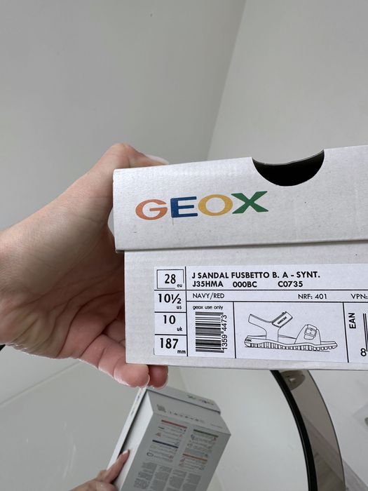 Детские практичные босоножки на липучках Geox 28р