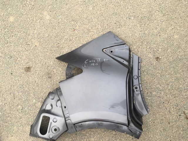 Honda Civic IX 5d 2012- Błotnik Prawy Tył