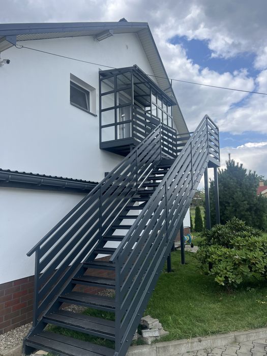Schody zewnętrzne z gankien