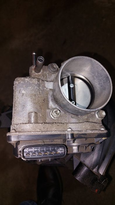 Toyota Corolla e150 1.6 впускной коллектор и дроссельная заслонка