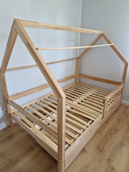 Łóżko domek 120x200 dziecko barierki szuflada sosna drewniane duże