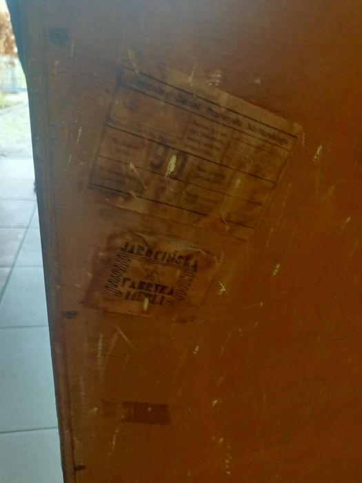 Jarociński kredens witryna czasy PRL w bardzo dobrym stanie