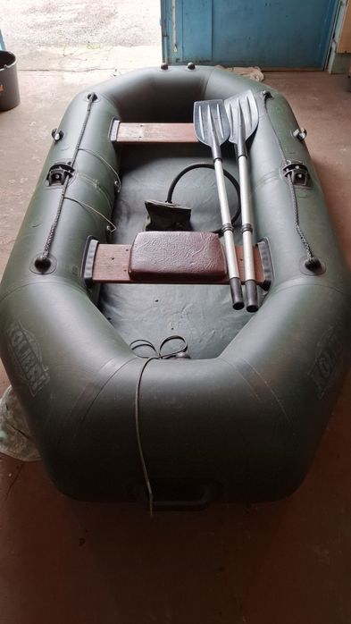 Продам лодку Колибри 260