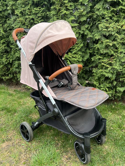 Прогулянкова коляска Carrello Astra, рожева